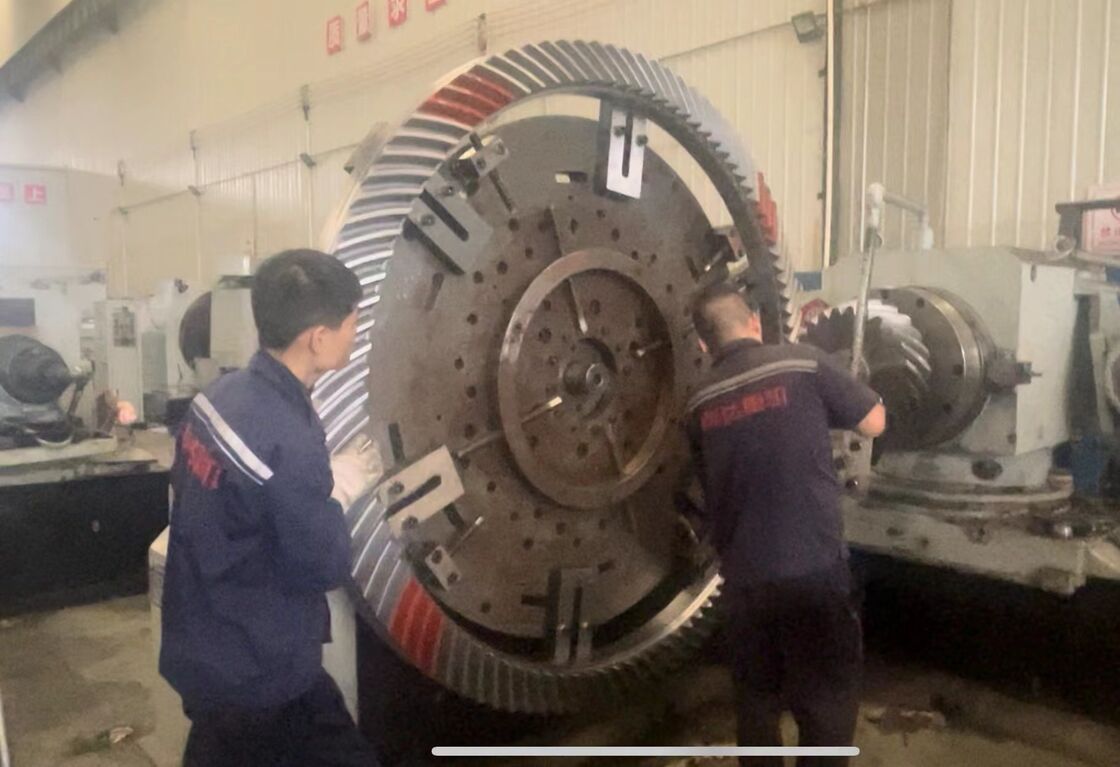 Προσαρμόσιμη υψηλής ακρίβειας σπειροειδής γρανάζια με σκληρότητα HRC 58-62 για μεταφορά μηχανικής ισχύος